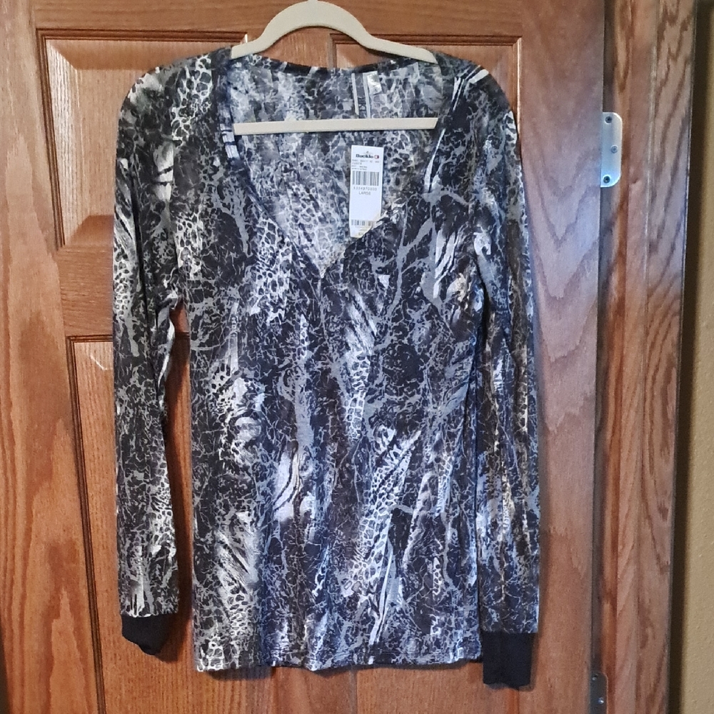 Buckle Black & Gray Printed Long Sleeve V-Neck Top